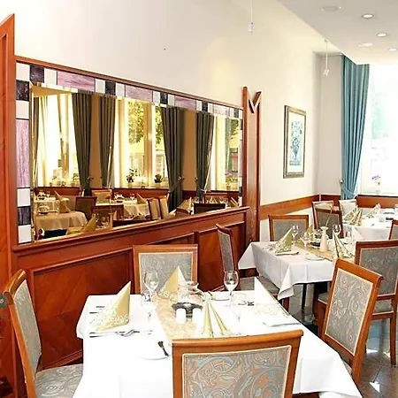 Ascania Hotel 4*