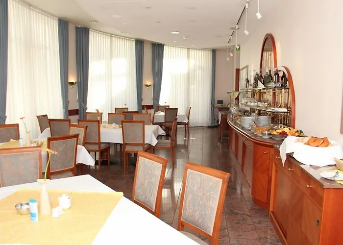 Hotel Ascania 4*